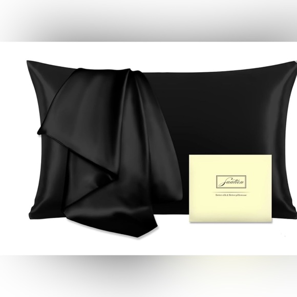 2 Silk Pillowcases - Picture 6 of 16